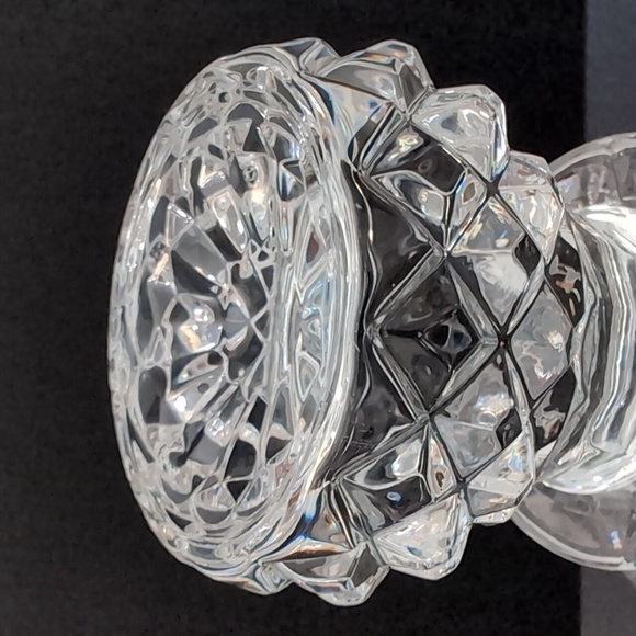 Vintage Crystal Diamond Pattern Heavy Square Whiskey Decanter. - Picture 5 of 10